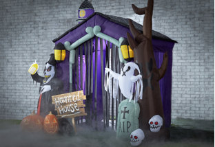 Buy Fun & Frightful Outdoor Inflatables!