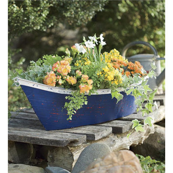 Plow & Hearth Novelty Boat Planter Box