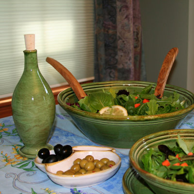 13.5-inch Stoneware Serving Bowl