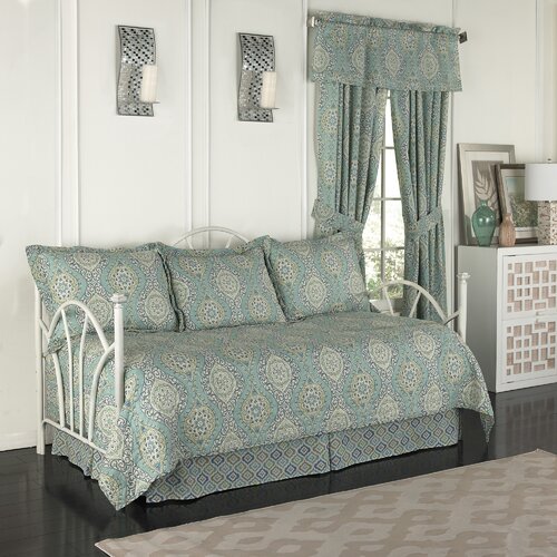 Waverly Moonlight Medallion Quilt Set in Green