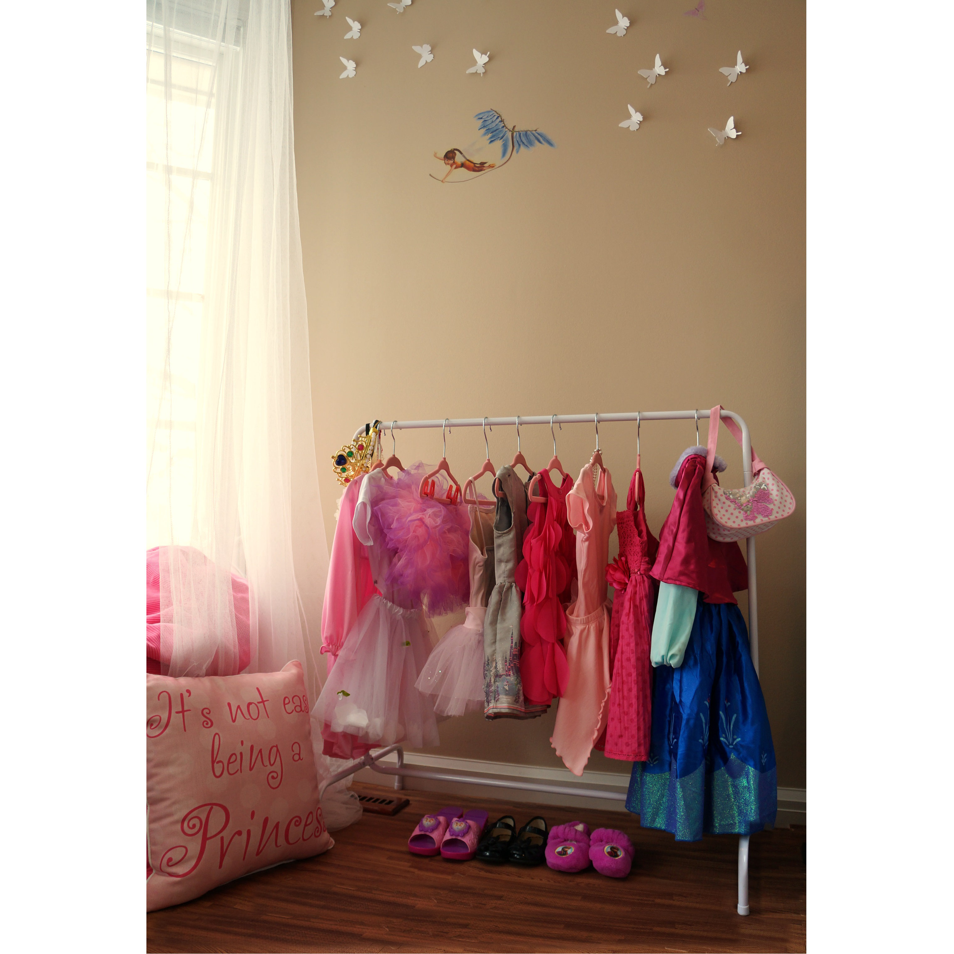 Children's Garment Rack with 10 Hangers Wayfair
