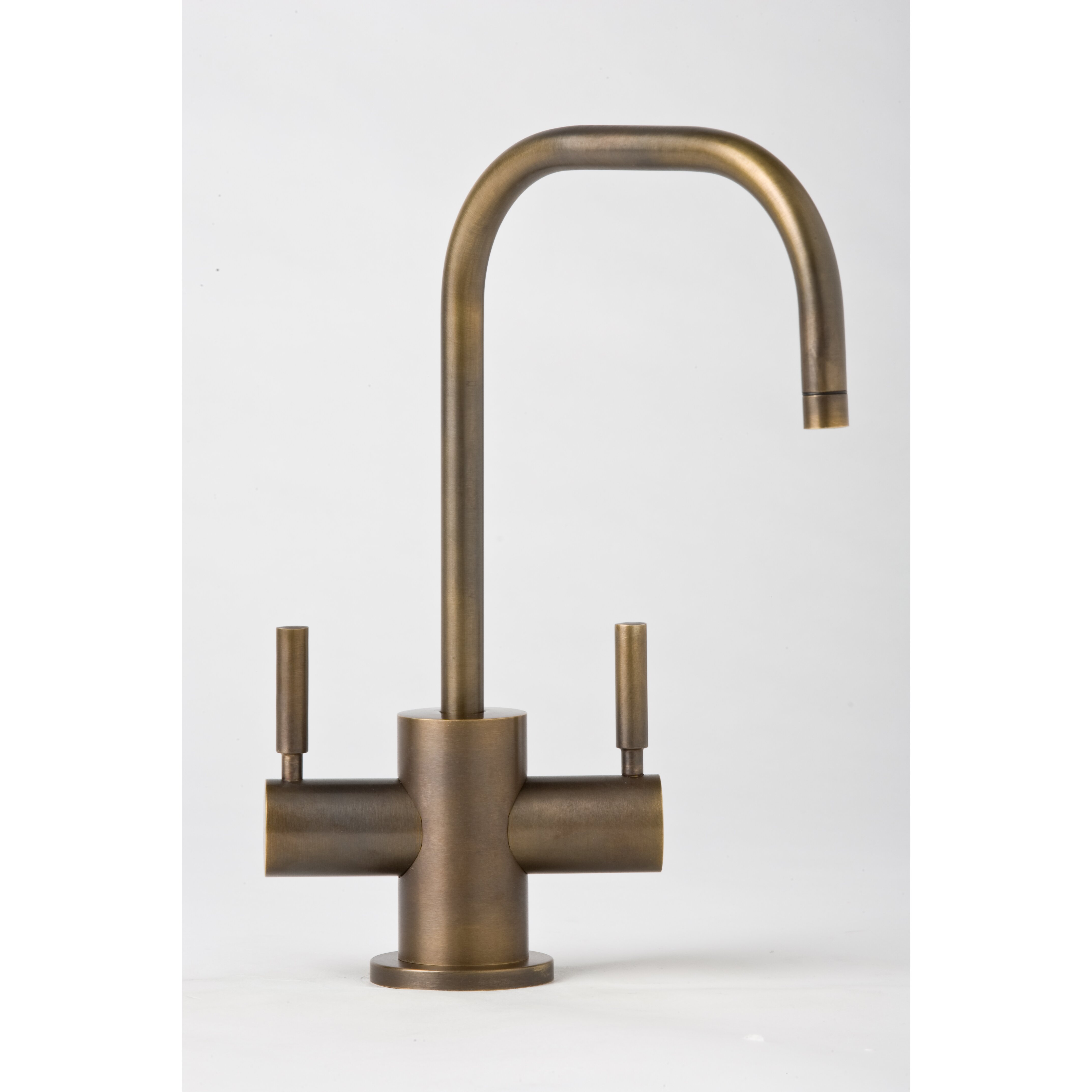 Single handle bathroom faucet