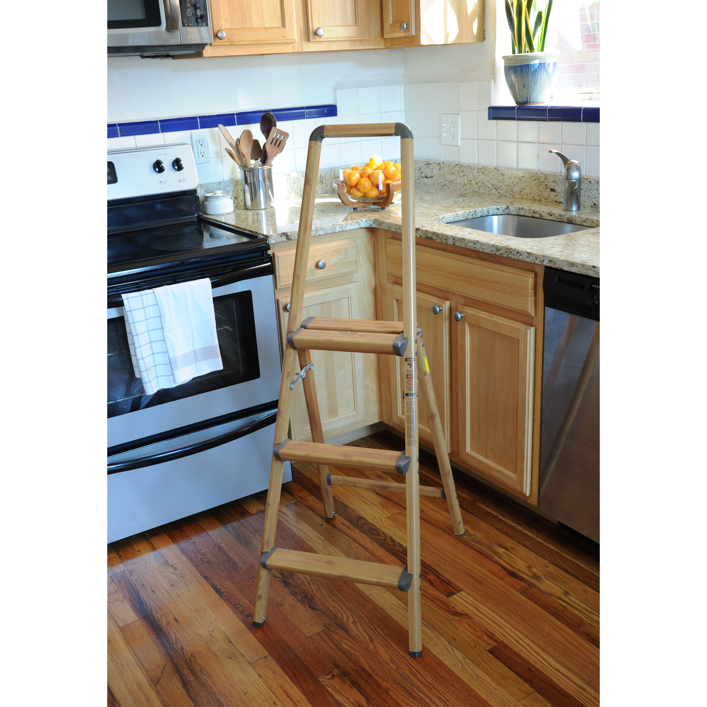 Buffalo Tools AmeriHome 5 Ft. Aluminum Lightweight Step Ladder with 225
